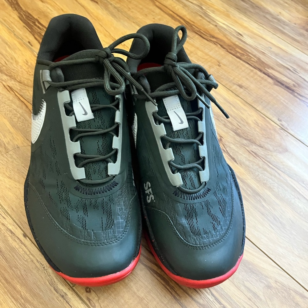 Nike Men's Dark Green and Red Sneakers